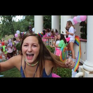 Meet your Posher, Abbey